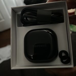Samsung buds live